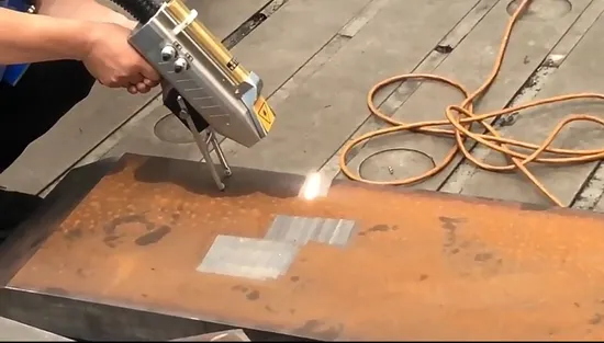 Handheld Pulsed Single Mode 100W 200W 300W Fiber Laser Cleaning Machine 